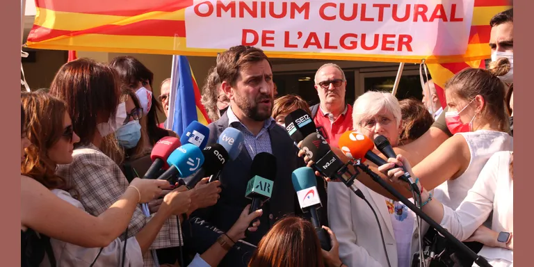 Llarena demana a la justícia italiana que detingui Comín i Ponsatí mentre són a Sardenya acompanyant Puigdemont