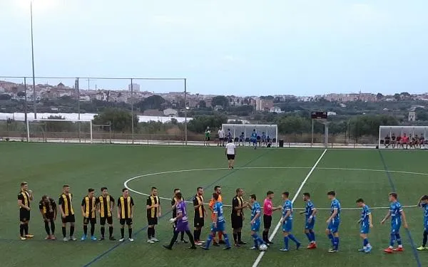 El CE Altafulla cau golejat en la seva visita al Racing Bonavista (4-1)