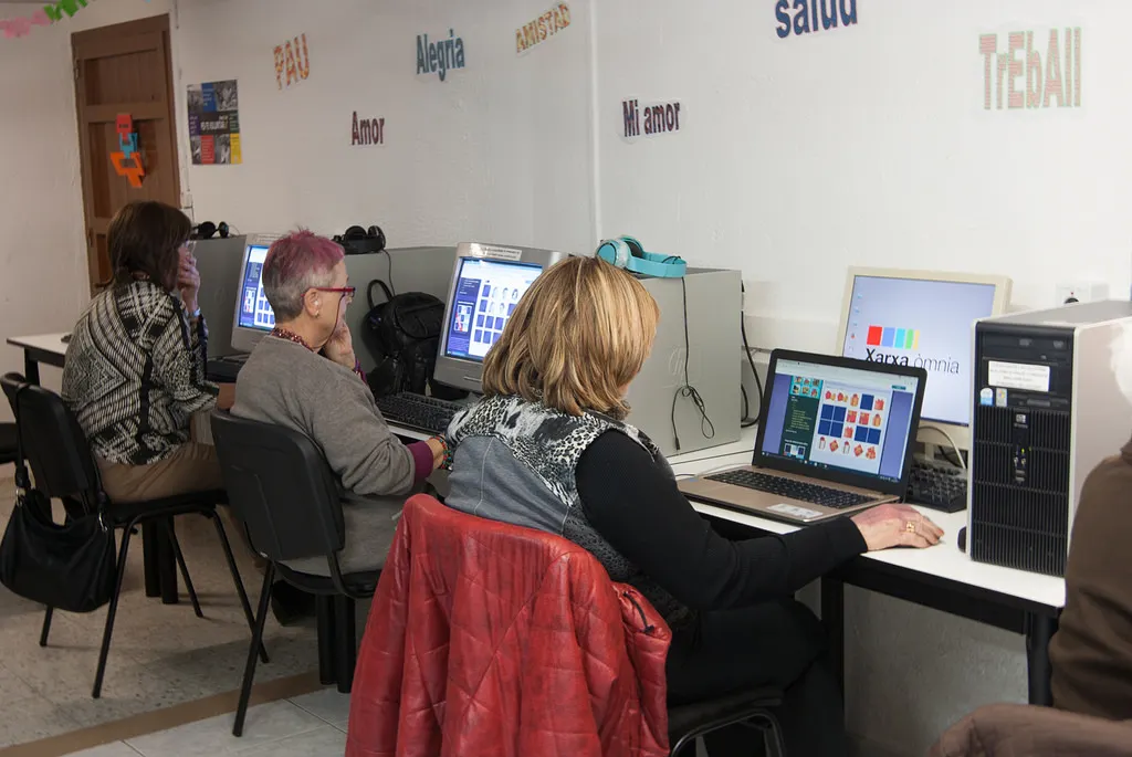 El Punt Òmnia posa en marxa nous tallers en línia coincidint amb l'inici d'any