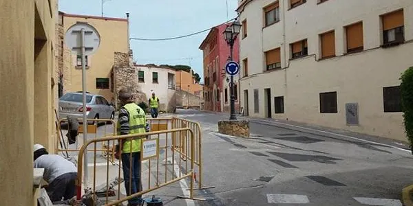 Els veïns d’Altafulla reclamen que l’Ajuntament lideri el diàleg amb Telefònica pel desplegament de la fibra òptica