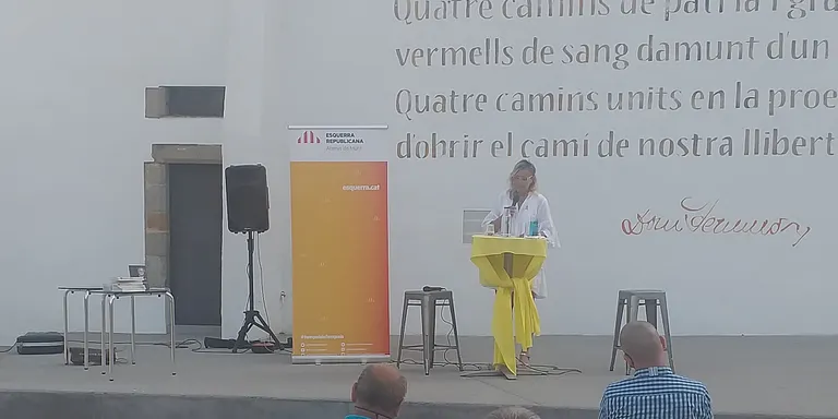 ERC d'Arenys de Munt presenta la nova executiva, convidant a Joan Tardà a parlar-hi del seu darrer llibre