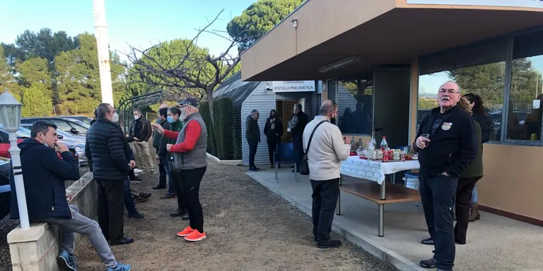 El Club de Tir Olímpic Cambrils torna a celebrar el popular ‘tir al pernil’