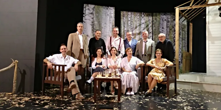 El públic pinedenc gaudeix amb l'obra 'Tots eren fills meus' al Concurs de Teatre Premi Vila de Pineda