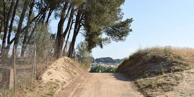 L'Ajuntament arregla camins rurals per facilitar l'accés