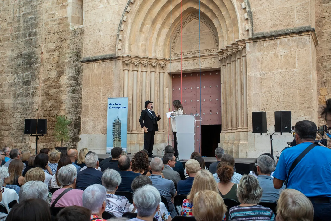 Valls presenta la nova imatge del campanar de Sant Joan