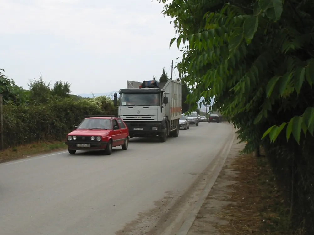 La carretera d'Ullastrell és una via molt transitada