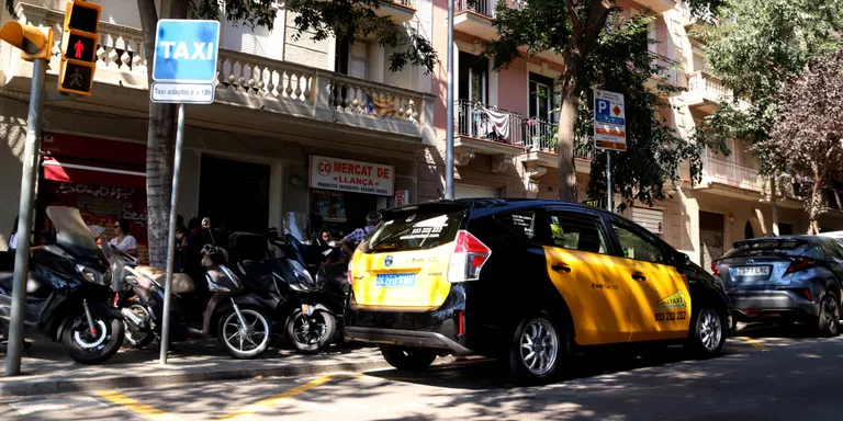 L'Ajuntament de Barcelona crearà 191 microparades de taxi per "reduir els viatges en buit i millorar la fluïdesa viària"