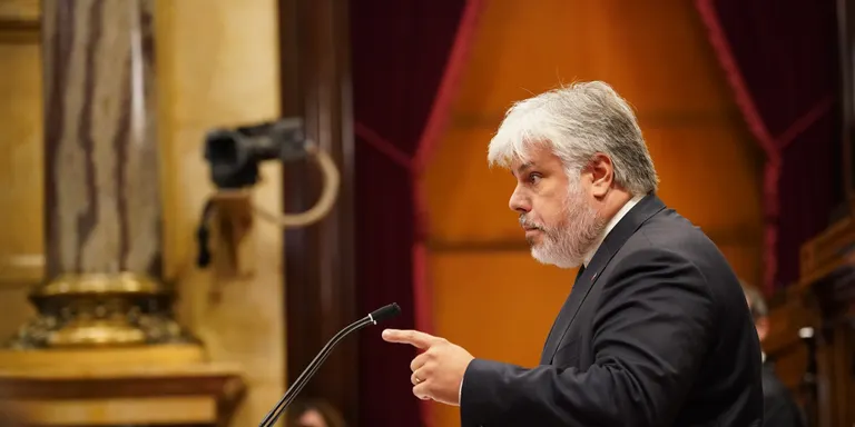 Junts acusa Illa de ser un "anestesista" que "porta Catalunya a l'estat de coma"