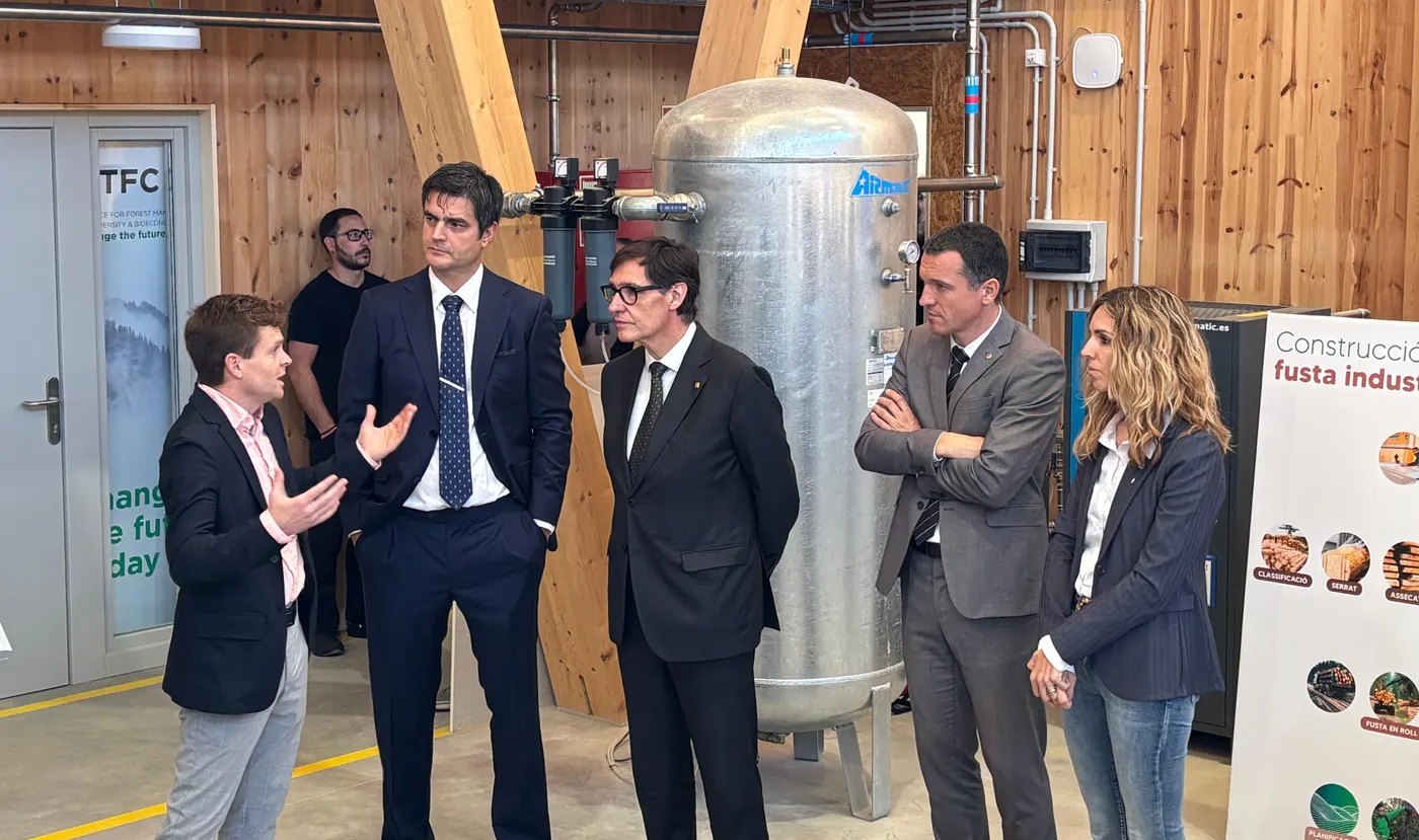 El conseller d’Agricultura, Òscar Ordeig, posa el Solsonès com a model que concentra infraestructures i coneixement especialitzat en el sector forestal
