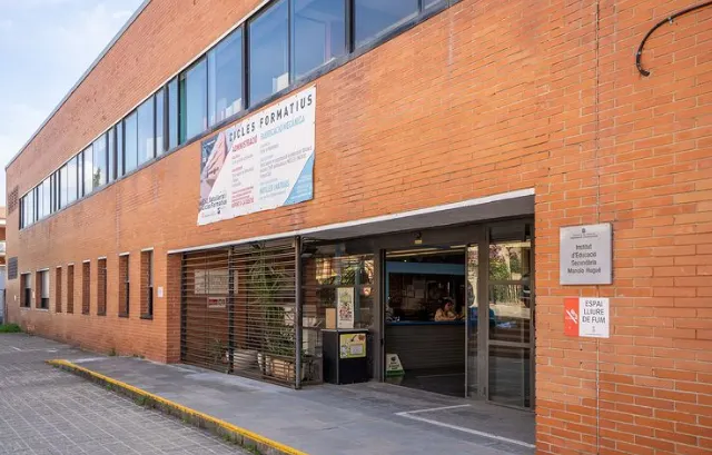 Educació invertirà més de 520.000 euros en nous tancaments de finestres a l’institut Manolo Hugué