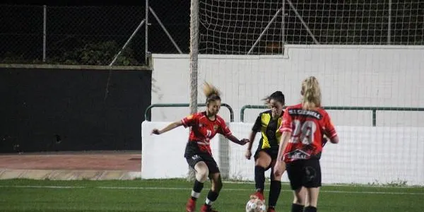 L’Altafulla s’endú el primer derbi del curs davant el Creixell (3-0)