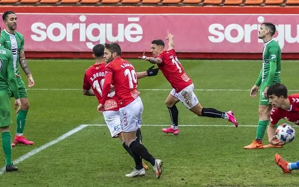 El Nàstic i el Cornellà signen un empat estèril al Nou Estadi (2-2)