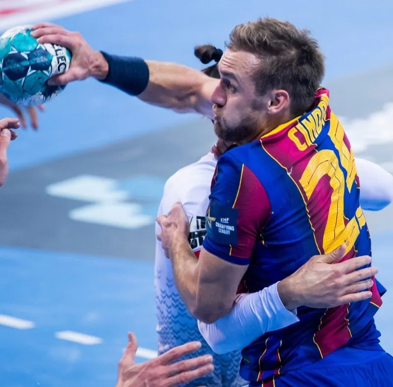 El Barça supera el Veszprém i acaba primer del seu grup de Champions