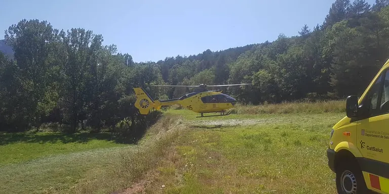 Els Bombers rescaten una dona que s'havia trencat el turmell al Pont Cabradís