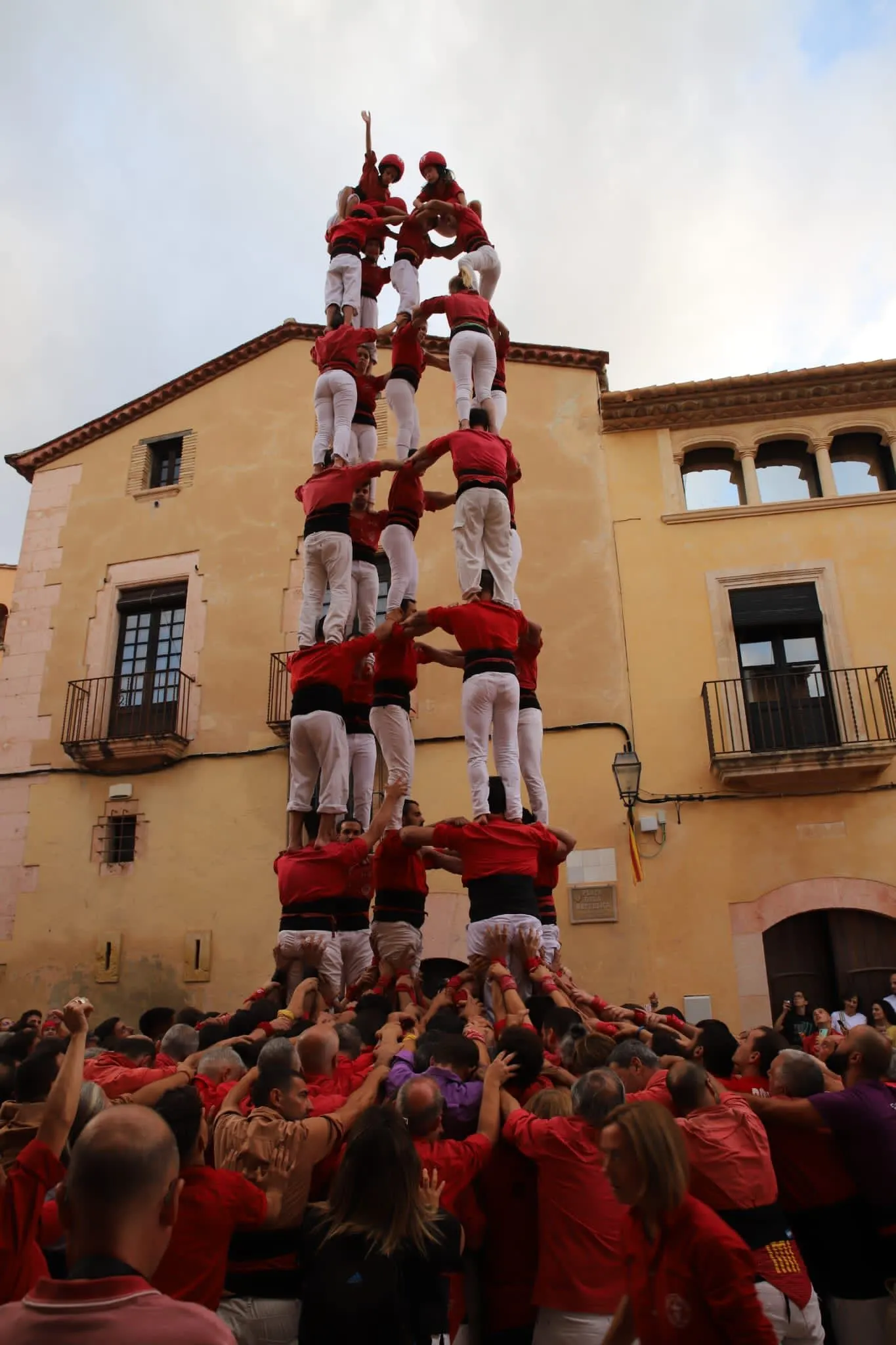 La Joves de Valls roda els castells de 8 a Altafulla