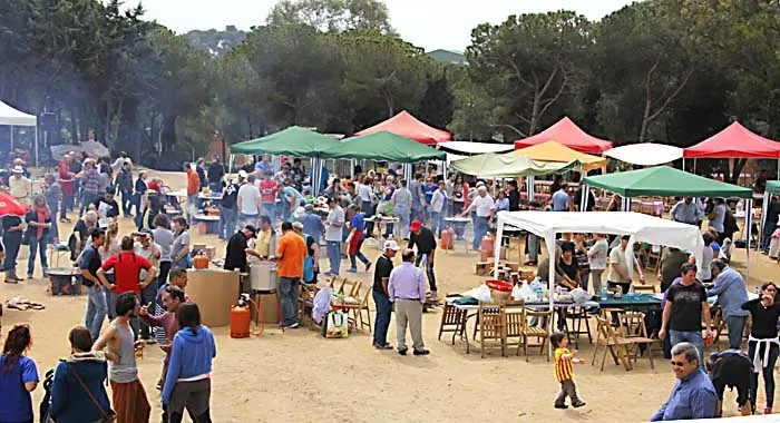 La festa de l'arròs es fa a la plaça de la Sardana (foto: Xavi Salbanyà )