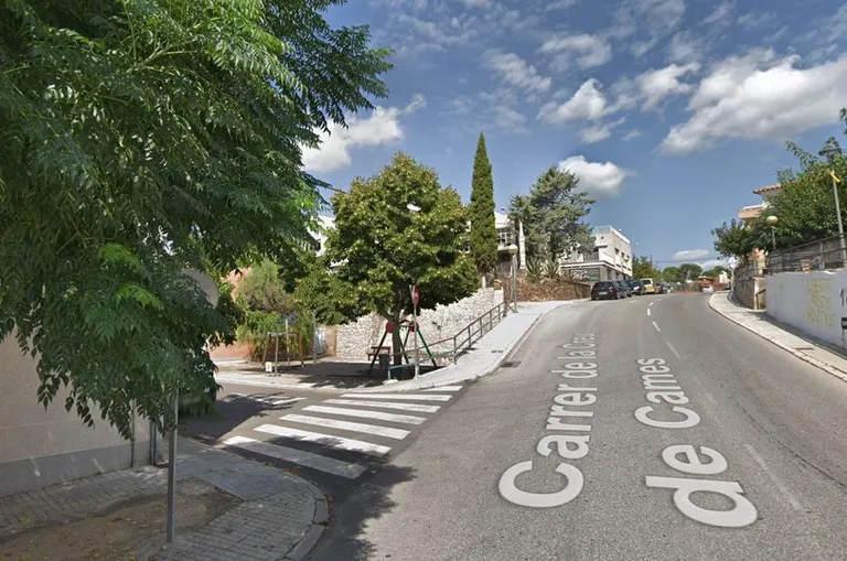 Millora de la zona infantil del carrer Creu de Cames