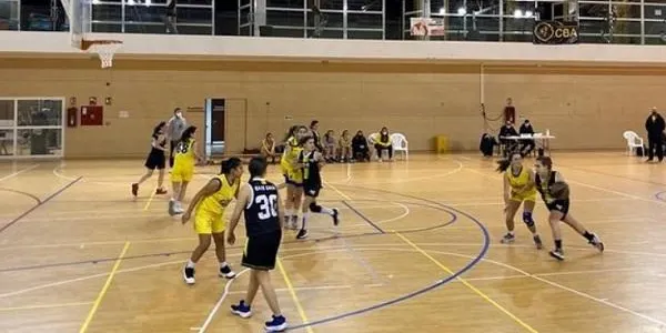 El Junior femení del CB Altafulla – BBG celebra davant l’AB Salle TGN el primer triomf del curs (32-28)