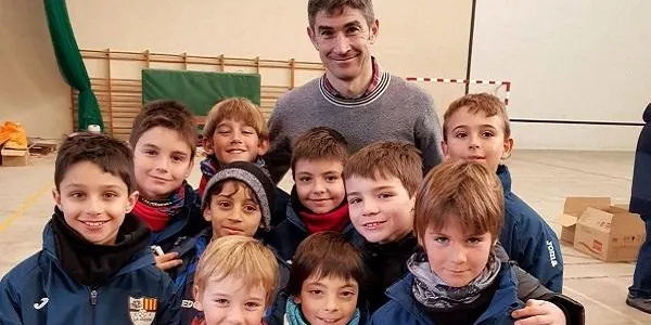 El Benjamí A del CF La Riera torna amb la tercera plaça del I Torneig Nacional de Futbol Villa de San Adrián
