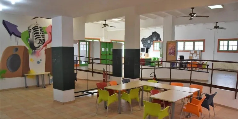 A licitació el servei de gestió del programa d'intervenció socioeducativa de l'Espai Jove