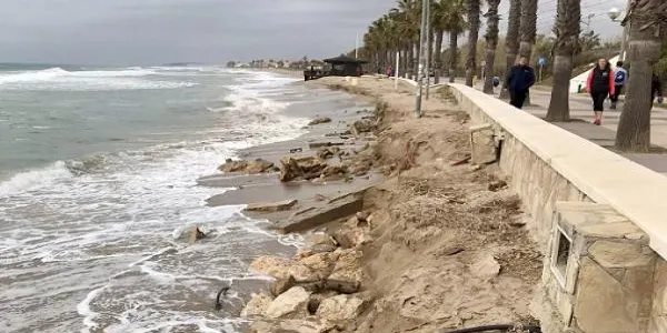 Les platges de Roda de Berà rebran aquesta pròxima setmana part de la sorra compromesa amb el Port Esportiu