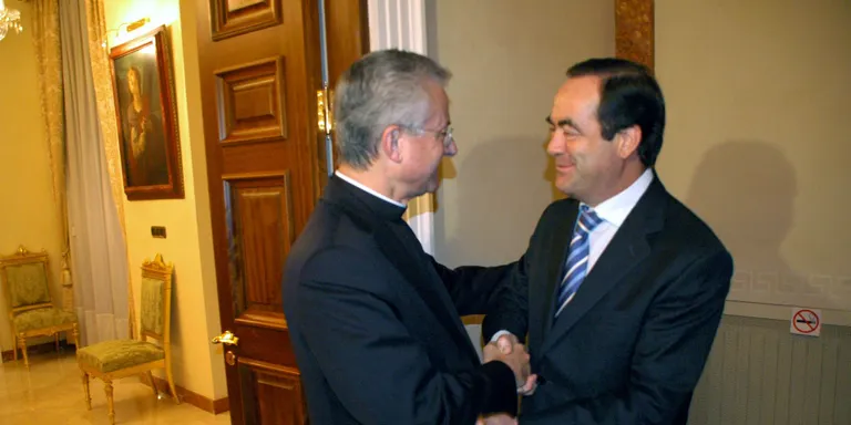 Continuen les negociacions per evitar la doble imposició als fronterers