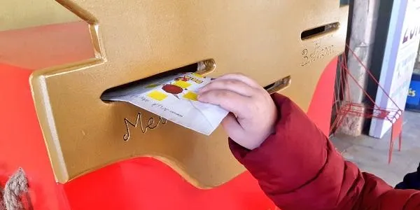 Els infants d’Altafulla han de portar la carta als reis a la Bústia Reial que s’ubica a la plaça del Pou