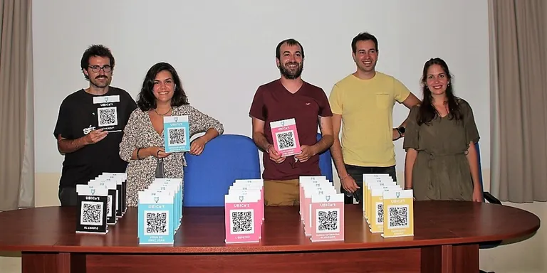 Un trivial a través d'una aplicació mòbil agafa el relleu d'"Un estrany a l'aparador"