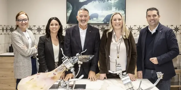 Los Extremeños inaugura a Pineda una Escola d'Oficis especialitzada en xarcuteria i tall de pernil
