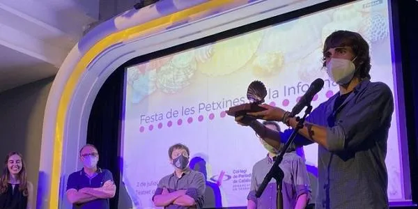 El programa ‘Carrer Major’ d’Altafulla Ràdio i 7 emissores més del Camp de Tarragona guanya el premi Petxina Km. 0