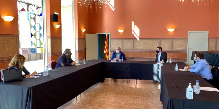 El Conseller Bargalló visita l'Institut Escola Pic del Vent – El Calderí