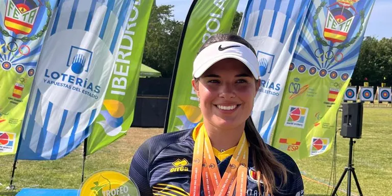 Elia Canales obté l’or individual i dues medalles de plata per equips al Campionat d’Espanya de Tir amb Arc