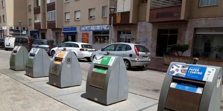 Campanya informativa amb nous adhesius als contenidors sobre la correcta gestió de residus