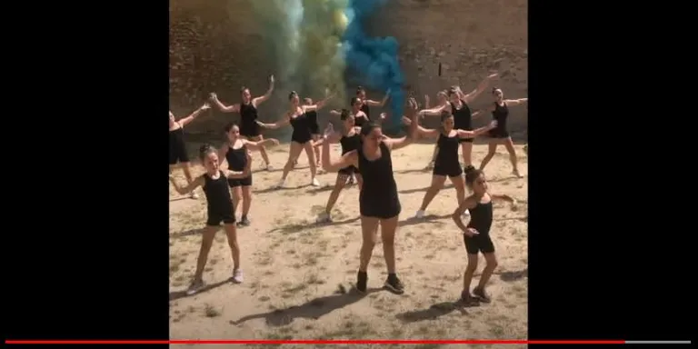 El Club Gimnàstica Estètica i Rítmica i l’Associació Amics de la Colla COCA col·laboren en la realització d’un taller de pirotècnia i l’enregistrament d’un videoclip