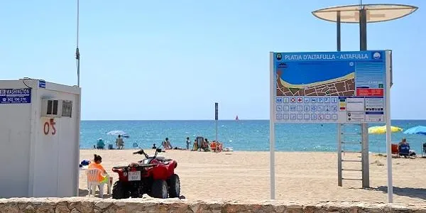 Els serveis de socorrisme realitzen amb èxit el primer rescat de la temporada a la platja d’Altafulla