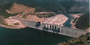 Proves de força a la presa del pantà de Rialb
