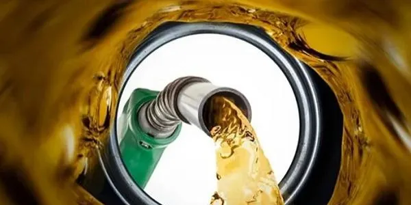 Les estacions de servei diuen que "no té sentit" eliminar la bonificació als carburants i proposen també rebaixar l'IVA