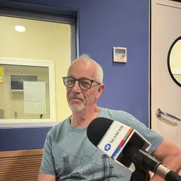 #668 - L'entrevista amb Peter Liddell - Exposició Biblioteca Baix a Mar - episode art