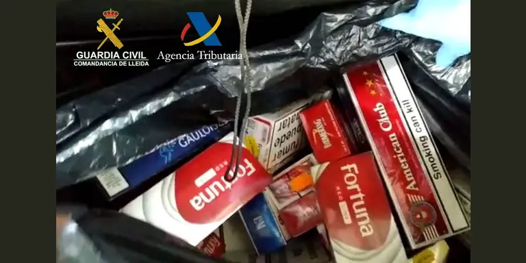 Decomissats prop de 900 paquets de tabac de contraban a la duana de la Farga de Moles