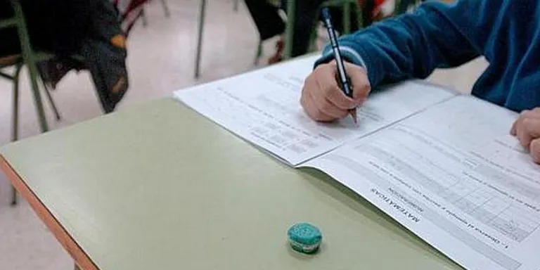 La comunitat educativa, unida contra les proves de 3r i 6e de prim\xe0ria i 4t d\u2019ESO