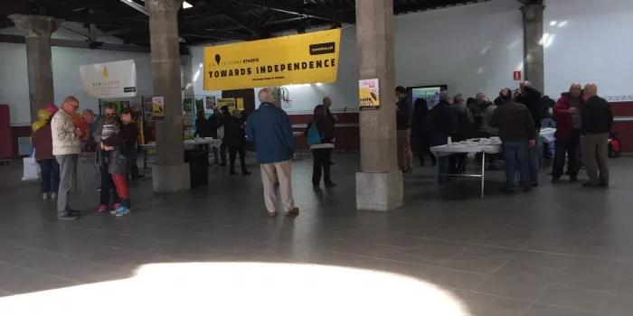 Una quarantena de persones s’ha apropat al vermut organitzat per l’ANC d'Arenys de Mar