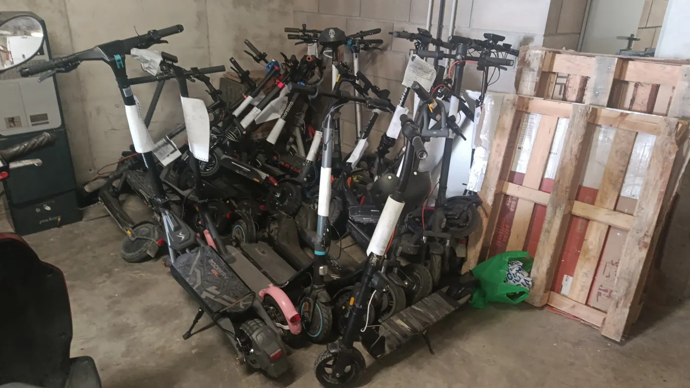 Patinets elèctrics immobilitzats per la Policia Local a Tortosa