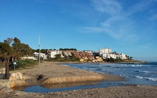 Mar en calma i normalitat a la platja d’Altafulla