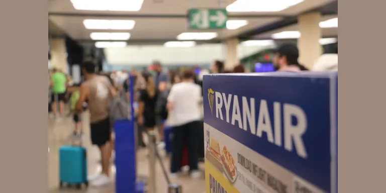 La nova jornada de vaga a Ryanair causa retards en 38 vols a l'aeroport del Prat