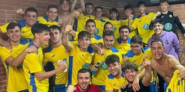 Adrián Arnillas culmina la remuntada del Catllar ‘B’ davant el Creixell en l’afegit (4-3)