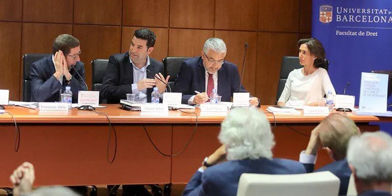 L'alcalde de Pineda i president de la FMC presenta un llibre sobre la pobresa energètica