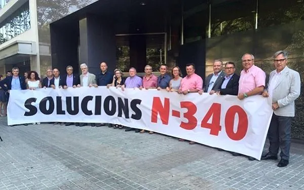 Foment no posa data al desviament de camions a l’AP-7, però reafirma el compromís amb els alcaldes del Pacte de Berà