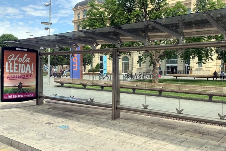 Anul·len l'adjudicació del contracte de publicitat del mobiliari urbà de Lleida