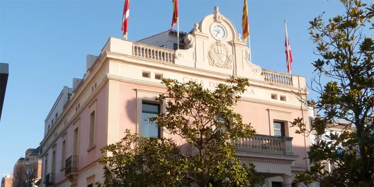 El ple d'aquest dijous porta a aprovació el reglament de la Mesa pel Dret a l'Habitatge