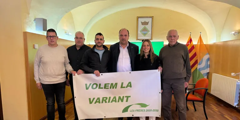 Veïns, Ajuntament i empresaris de les Preses fan front comú per la variant: "És urgent i imprescindible pel poble"